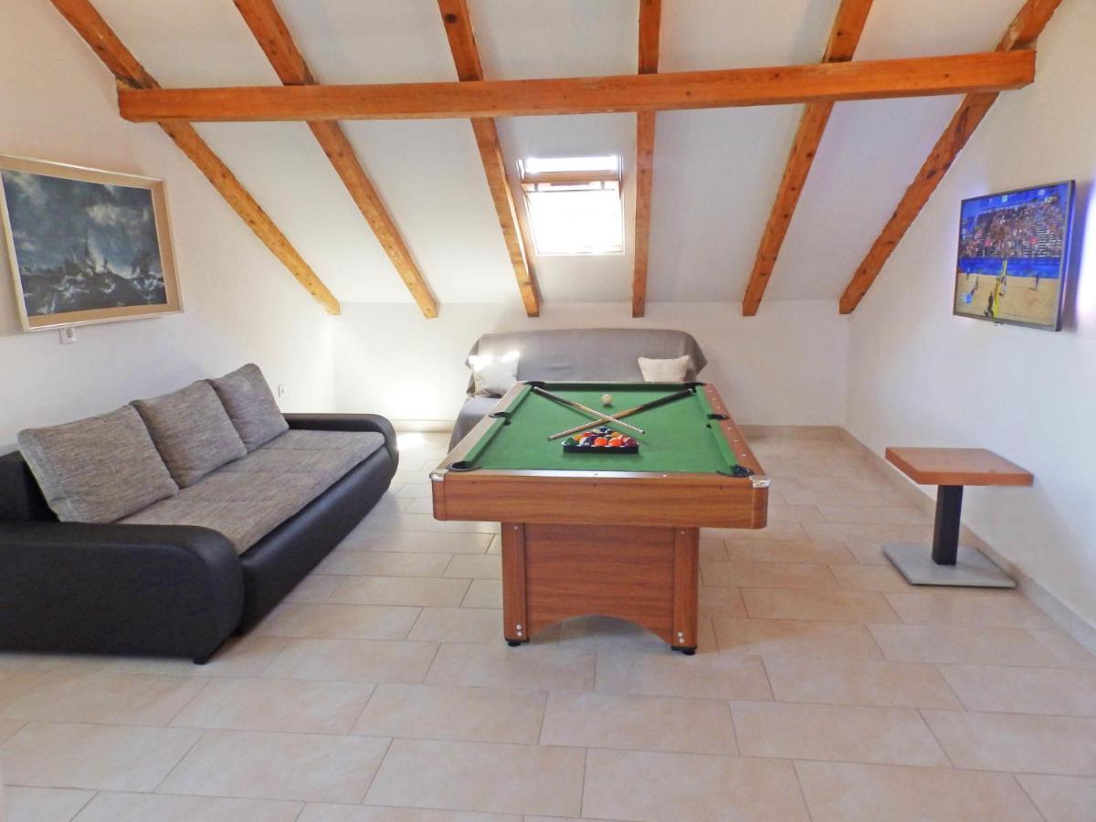 Holiday Home Mihovilka Sveti Filip i Jakov Bagian luar foto