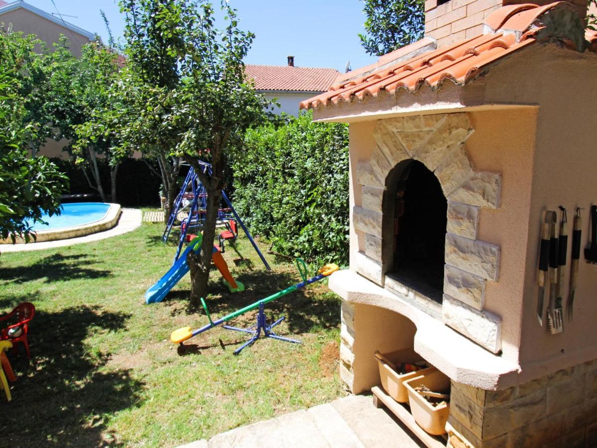 Holiday Home Mihovilka Sveti Filip i Jakov Bagian luar foto