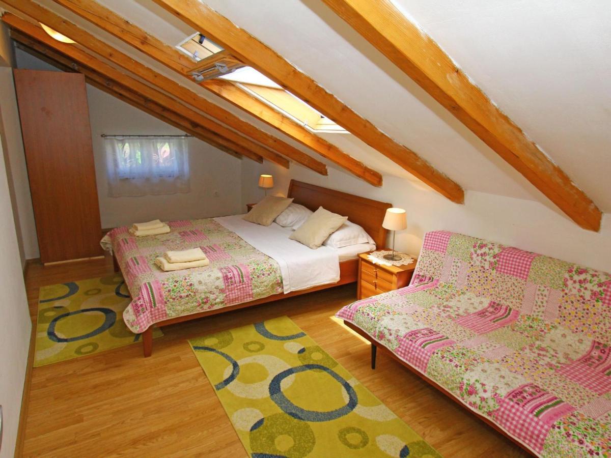 Holiday Home Mihovilka Sveti Filip i Jakov Bagian luar foto