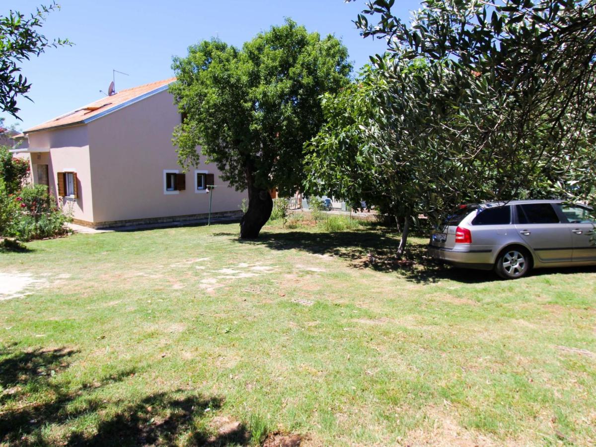 Holiday Home Mihovilka Sveti Filip i Jakov Bagian luar foto