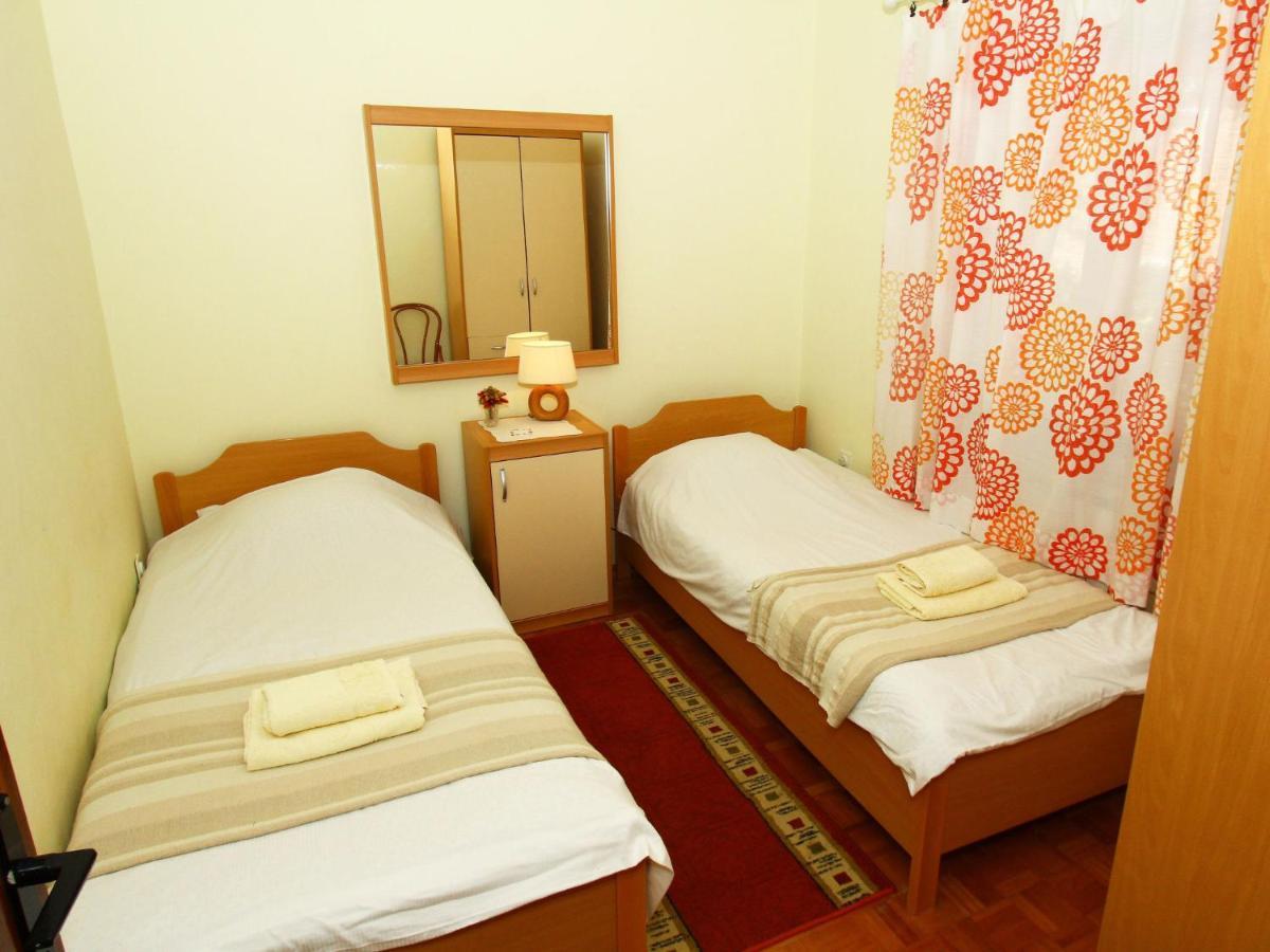 Holiday Home Mihovilka Sveti Filip i Jakov Bagian luar foto