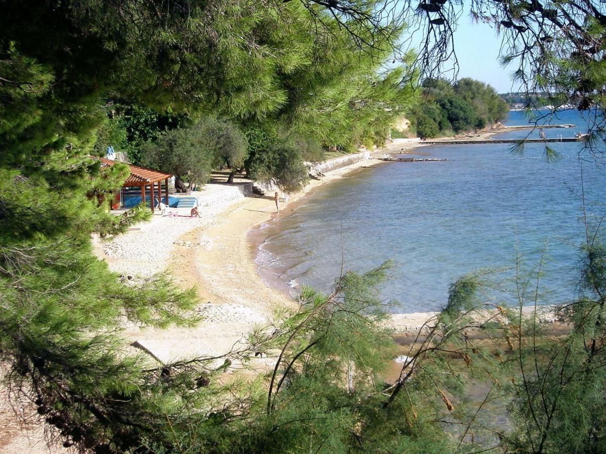 Holiday Home Mihovilka Sveti Filip i Jakov Bagian luar foto