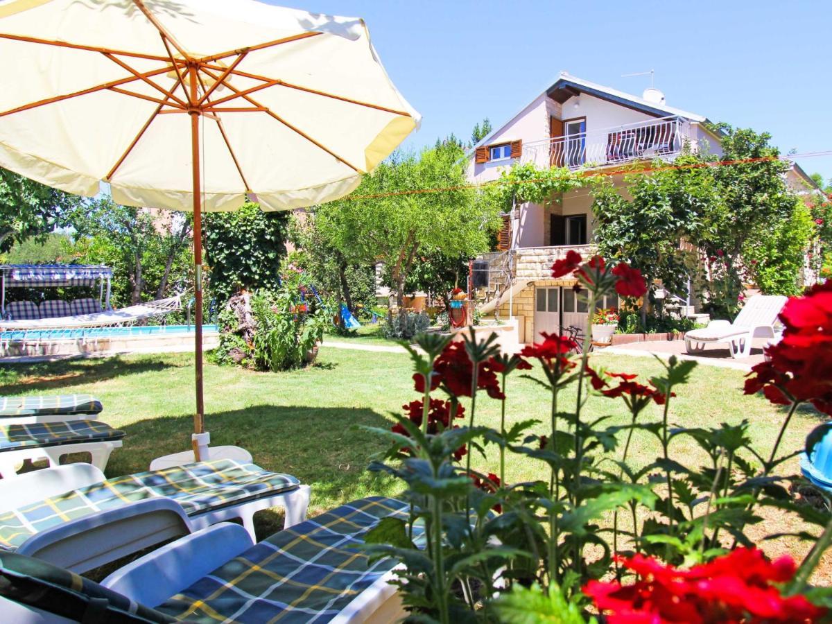 Holiday Home Mihovilka Sveti Filip i Jakov Bagian luar foto