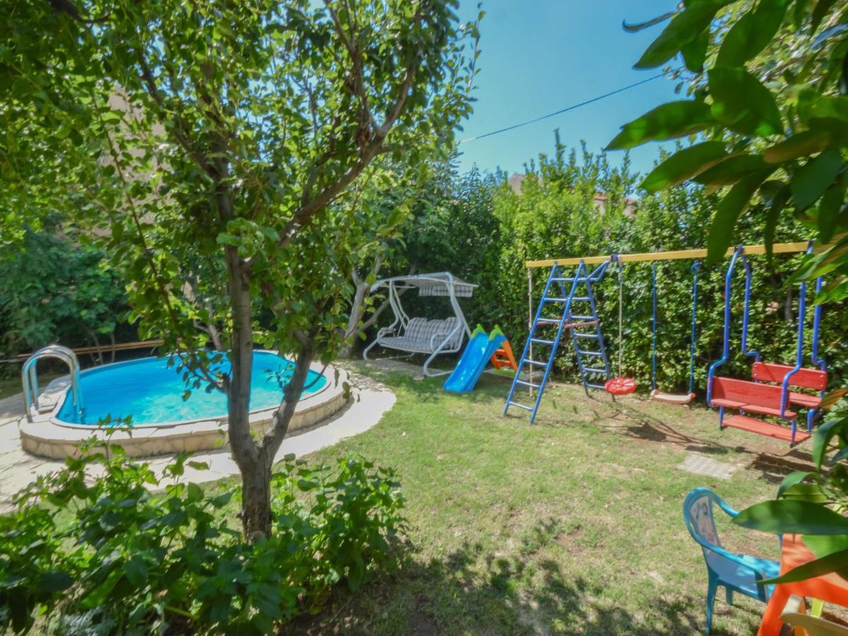 Holiday Home Mihovilka Sveti Filip i Jakov Bagian luar foto